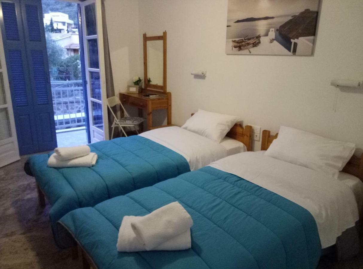 Panos Studios Poros Town Extérieur photo
